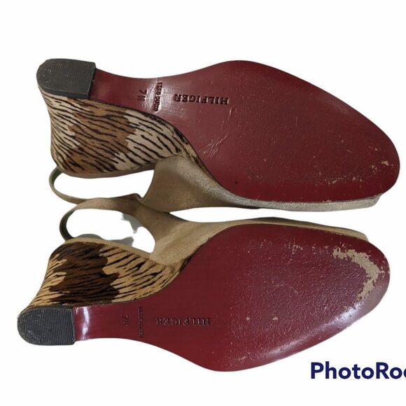 Women's Hilfiger Suede Slingback Tiger Stripe Wedge. Size 7 M - Picture 5 of 6